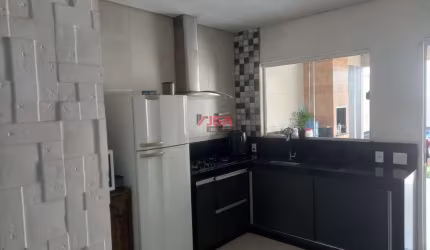 Sobrado à venda em Hortolândia-SP, Jardim das Figueiras I: 2 quartos, 1 suíte, 147m², 2 vagas. Imperdível!