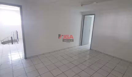 Galpão Comercial para Locação em São Paulo-SP na Vila Isa: 5 salas, 3 banheiros, 4 vagas, 380m² de área!