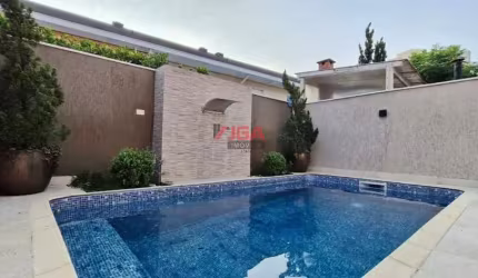 Linda casa com piscina em condomínio fechado no jardim Marajoara