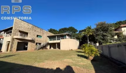 Casa à venda no condominio Flamboyant, toda estrutura de estar dentro da cidade, em um condominio com muito verde e lazer completo!