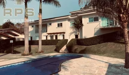 Casa espetacular no Condominio Flamboyant, dentro de Atibaia, excelente padrão de acabamento. Condominio conta com excelente área verde e de lazer!