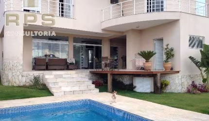 Casa a venda com 3 suítes com closet, armários embutidos, persiana automatizada.Condominjo Parque das Garças II