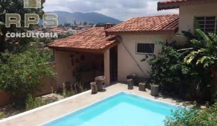 Casa para Venda no Jardim do Lago em Atibaia! 4 dormitórios, sendo 2 suítes, 2 salas amplas, área gourmet com churrasqueira e jardim