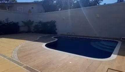 Casa à venda em Condomínio Arco Iris - Atibaia, toda comodidade de estar dentro da cidade, com natureza deslumbrante!