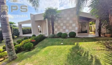 Casa térrea no Serra da Estrela em Atibaia, 4 quartos com 1 suite master com closet, escritório, despensa, lavanderia ampla, piscina aquecida!