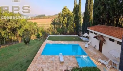 Chacara à venda em Atibaia com 4 quartos, 3 banheiros, piscina, churrasqueira, casa de caseiro, 1200m² de área total e 600 m² de área construída