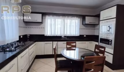 Casa a venda em Atibaia no condomínio Shambala II com 3 suítes e 4 vagas