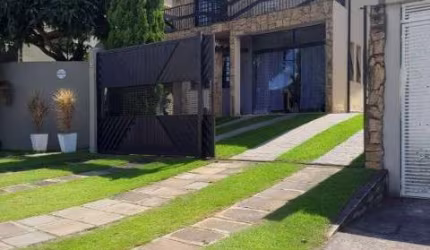 Casa a venda em Atibaia no Jardim Maristela com 3 quartos e 5 vagas de garagemx piscinax área gourmet, jardim, horta e edicula