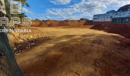 Terreno com excelente topografia no bairro Vila Santista em Atibaia, região residencial e ao lado do centro de Atibaia, todas as facilidades pertinho!
