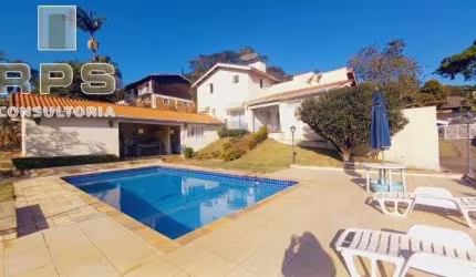 Oportunidade! Casa à venda no Condomínio Flamboyant, dentro de Atibaia, excelente localização, aceita permuta 50% do valor do imóvel, lazer completo!