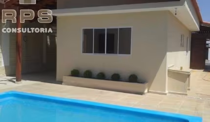 casa térrea para venda no bairro Atibaia Jardim em Atibaia, com 4 quartos, 3 banheiros, edícula, piscina, a poucos metros do comércio