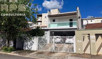 Imóvel com 03 dormitórios sendo 02 suites , sala de estar e sala de jantar , cozinha , lavanderia , 03 banheiros , quintal , garagem para 02 carros