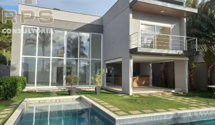 4 dormitórios, todos eles suítes, além de 4 salas e 6 banheiros, você terá todo o espaço necessário para viver com conforto e privacidade.