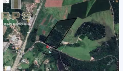 Área industrial de 40.000 m² a venda na divisa de Atibaia com Jarinu, a apenas 150 m do asfalto, com nascente, internet disponível e energia elétrica.
