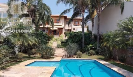 Casa em Condomínio fechado com 4 suites  3 Terraços 1 Sala íntima  (Andar superior ) 1 Sala de estar 1 Sala de tv e sala de jantar  1 Espaço gourmet