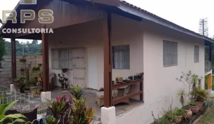 Chácara térrea no Jardim Estância Brasil em Atibaia, 02 amplos dormitórios,  edícula com 2 comodos e banheiro, quintal gramado com espaço para lazer