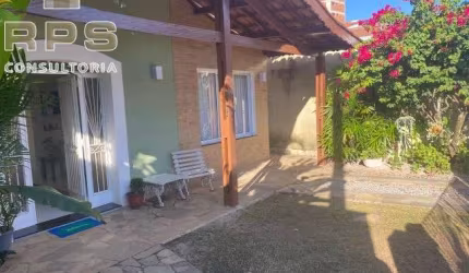 Casa a venda na Vila Helena com 03 dormitórios, sendo 1 suíte; 02 banheiros; 02 vagas de garagem; 02 salas. Lavanderia  Piscina , churrasqueira