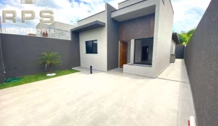 Casa térrea a venda em Atibaia, 3 quartos sendo 1 suíte, cozinha e sala integradas, 2 vagas de garagem, quintal, pé direito alto e fino acabamento!