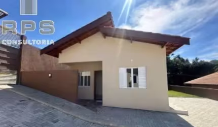 Casa térrea à venda em Atibaia, à poucos metros da Alameda Lucas , 2 suites, 3 banheiros  Escritório,  Garagem para 02 carros e vista para a Pedra!