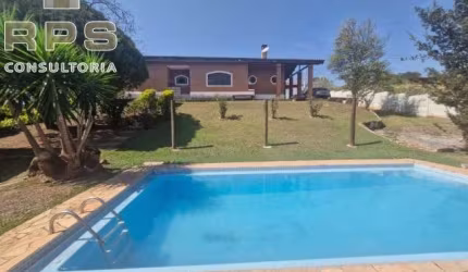 Casa térrea a venda há 3 minutos do Condomínio Palavra da Vida, com 1508m2 de terreno.