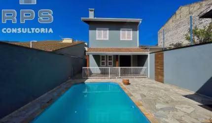Casa na Vila Giglio com 03 quartos , 01 suite , sala 02 ambientes , 04 banheiros , área gourmet com piscina, garagem coberta
