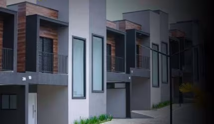 Casa à venda no Condominio Village Premim no bairro Jardim Santo Antônio em Atibaia, 2 quartos, 2 banheiros, churrasqueira uso comum e playground!