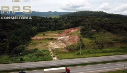 Área com 15.000 m² com ótima localização ,  Bairro Itapetinga á 50 mts da Rodovia Fernão Dias , km 45  Zoneamento: EE1 Área tem planta topográfica