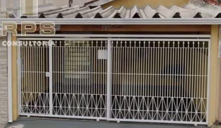 Casa térrea em ótimo estado de conservação. 02 dormitórios sendo 01 suite, cozinha com planejados , proximo de comércios, Posto de Saúde, Bancos.