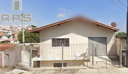 Casa no Jardim Alvinópolis com 2 quartos Sala Cozinha Banheiro Garagem coberta, Nível inferior : 3 quartos grandes Sala Cozinha Banheiro
