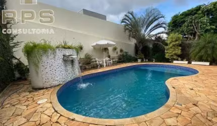 Casa a venda ou locação na Vila Giglio em Atibaia , com 387 m², 03 suítes sendo 01 suíte master com closet + 01 dormitório , piscina e churrasqueira