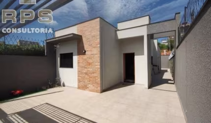 Casa térrea no Bella Atibaia com 3 dormitórios e quintal