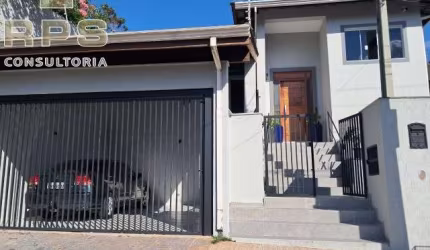 Casa a venda no Retiro das Fontes, Total de dormitórios: 04 sendo o1 suíte com closet na área interna uma área externa da casa. Piscina, cozinha