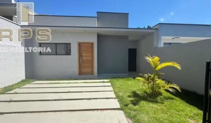 Casa em Bom Jesus dos Perdões, com 85 m², 02 suites,  Sala de estar e jantar, Lavabo, Cozinha, Lavanderia coberta e quintal, 02 vagas de garagem