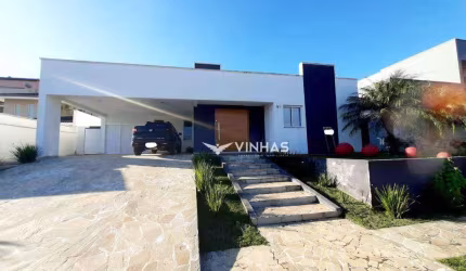 Casa térrea em Condomínio Santa Helena