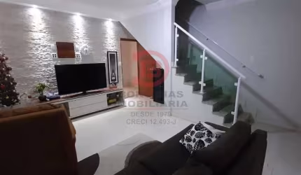 Sobrado 4 quartos (1suíte) e 2 vagas de garagem - Vila Ré