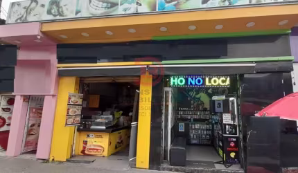 Prédio comercial encostado no metrô Artur Alvim
