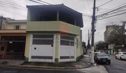 Sobrado com 2 Quartos á Venda, Jardim Três Marias