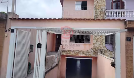 Sobrado frontal com 3 quartos, 5 vagas de garagem subterrânea