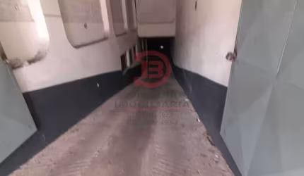 Prédio comercial com estacionamento - Vila Esperança