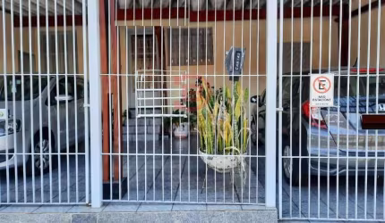 Casa térrea de 1 quarto e outra casa nos fundos de 2 quartos - Artur Alvim