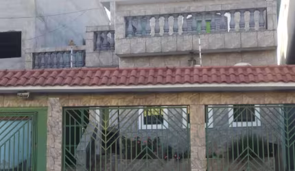 Sobrado Frontal de 7 Quartos com 2 Suítes à Venda  - Vila Ré SP