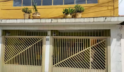 Casa térrea com churrasqueira na Vila Marieta, São Paulo