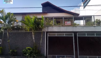 Excelente sobrado na Vila São Francisco com 03 quartos e edicula nos fundos