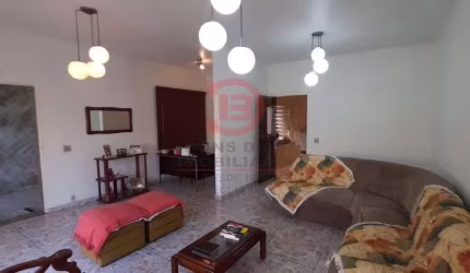 Casa térrea alto padrão 3 quartos (1suíte) e 3 vagas de garagem - Vila Marieta