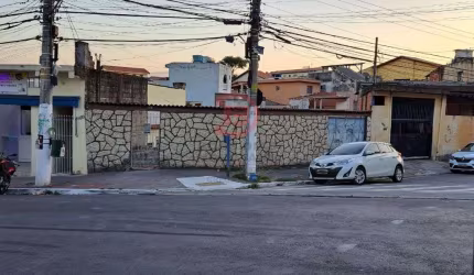 Casa esquina ,4 dormitórios,  5 vagas - Vila São Francisco