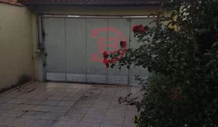 Casa/Sobrado com quintal grande vaga para 6 carros