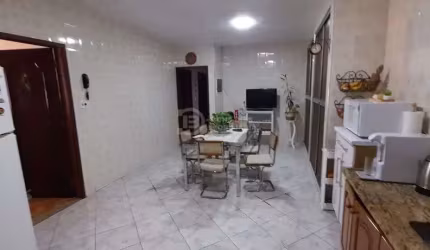 Tres casas e 4 vagas de garagem a venda - Terreno de 365m2 - Vila Matilde