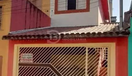 Sobrado à venda - 2 quartos e 2 vagas de garagem - Quintal - Jardim Três Marias