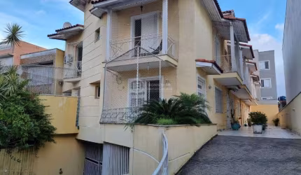Sobrado à venda - 3 quartos (1suíte) e 2 vagas de garargem - Patriarca