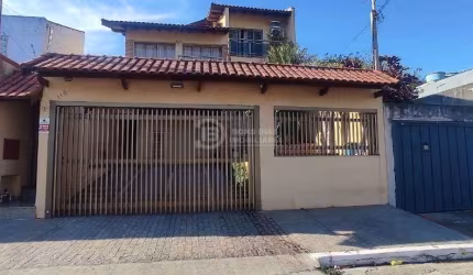 Sobrado de 4 dormitórios com piscina na Vila Ré, São Paulo